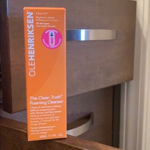 Ole Henricksen The Clean Truth Foaming Cleanser